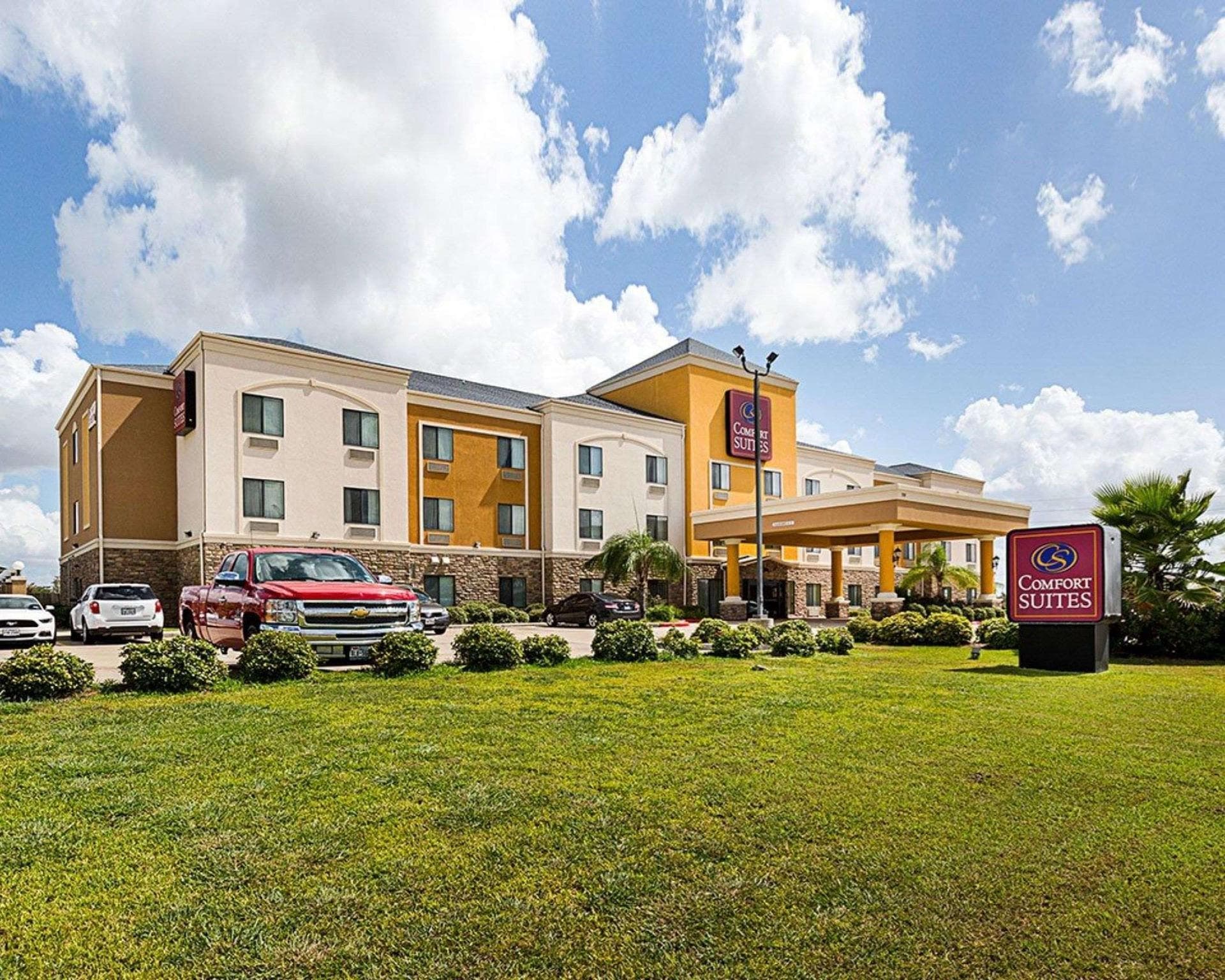 Days Inn & Suites by Wyndham Houston / West Energy Corridor