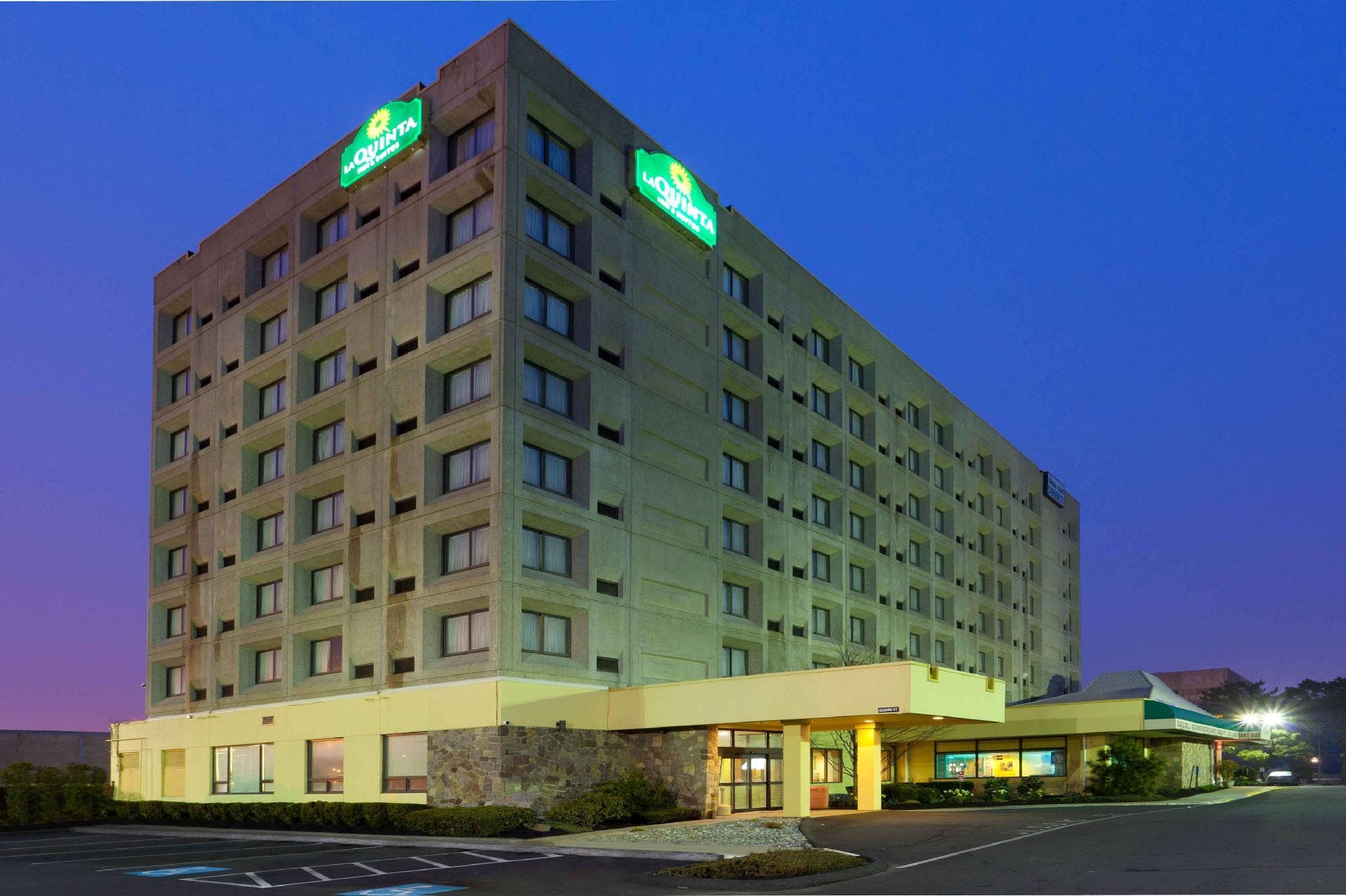 La Quinta Inn & Suites by Wyndham New Haven