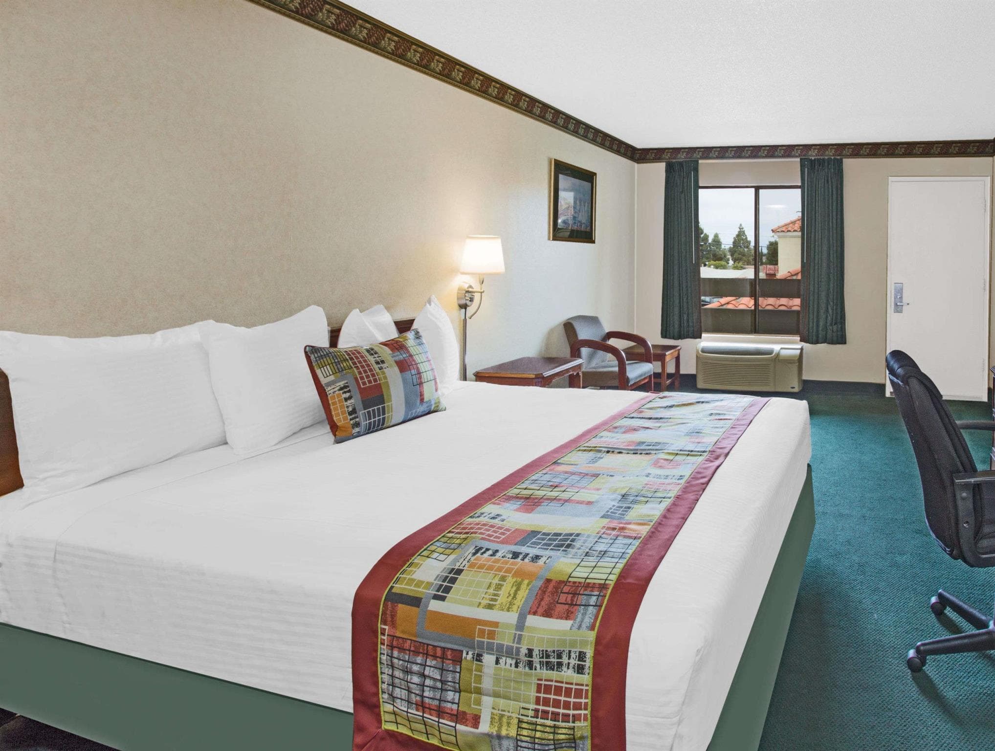 Travelodge by Wyndham Costa Mesa Newport Beach Hacienda