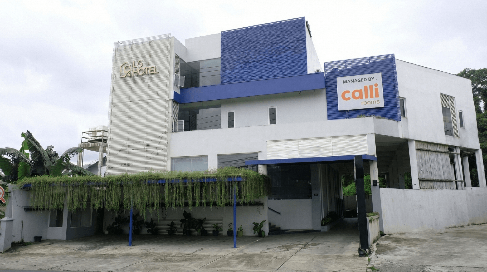 LG Hotel Jember by Callirooms