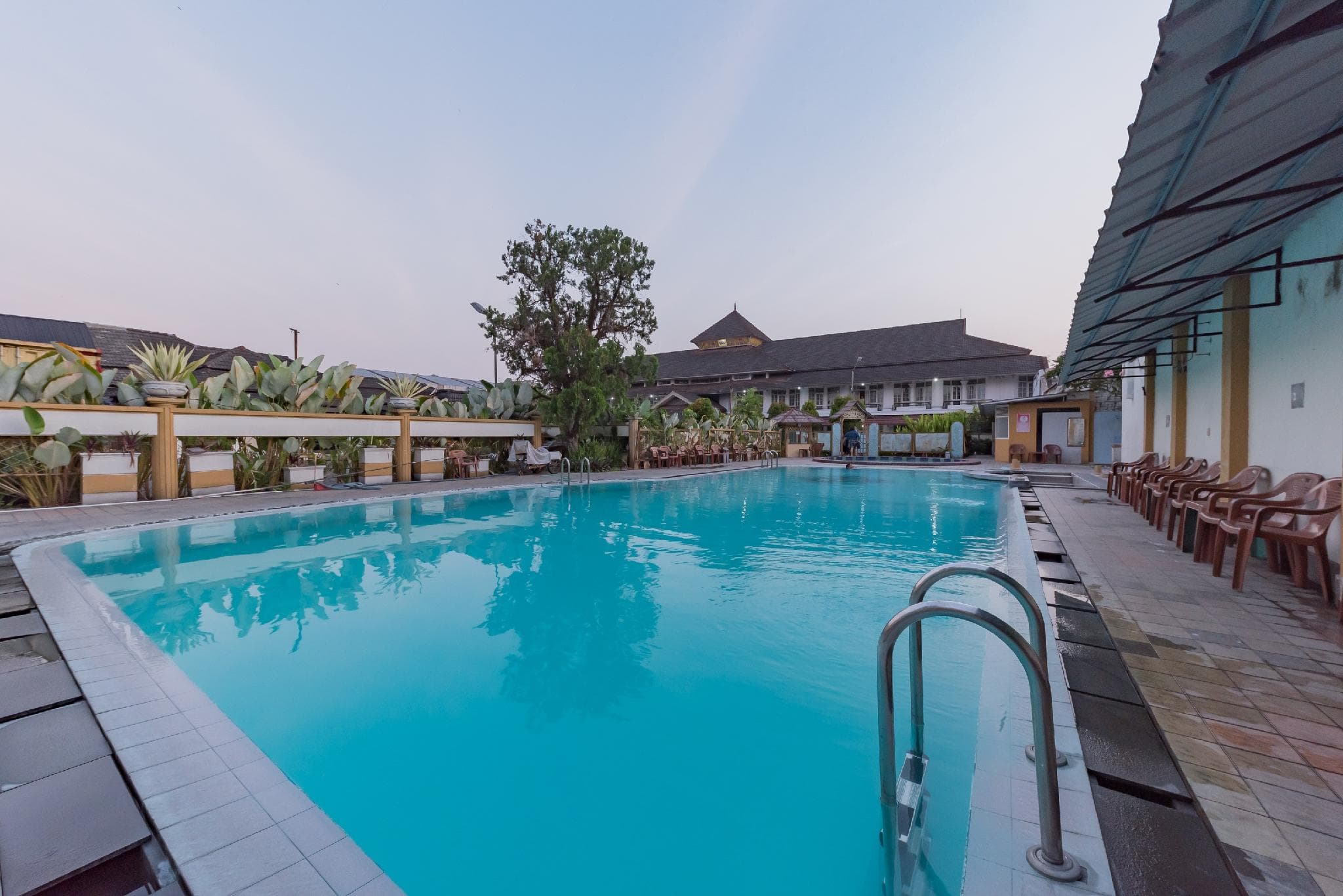 Urbanview Hotel Crown Tasikmalaya by RedDoorz